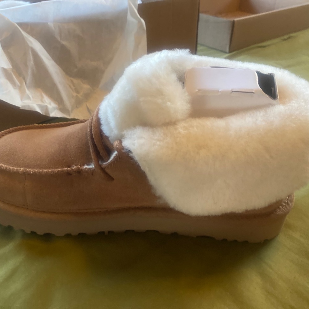 UGG Boots - Picture 4 of 7